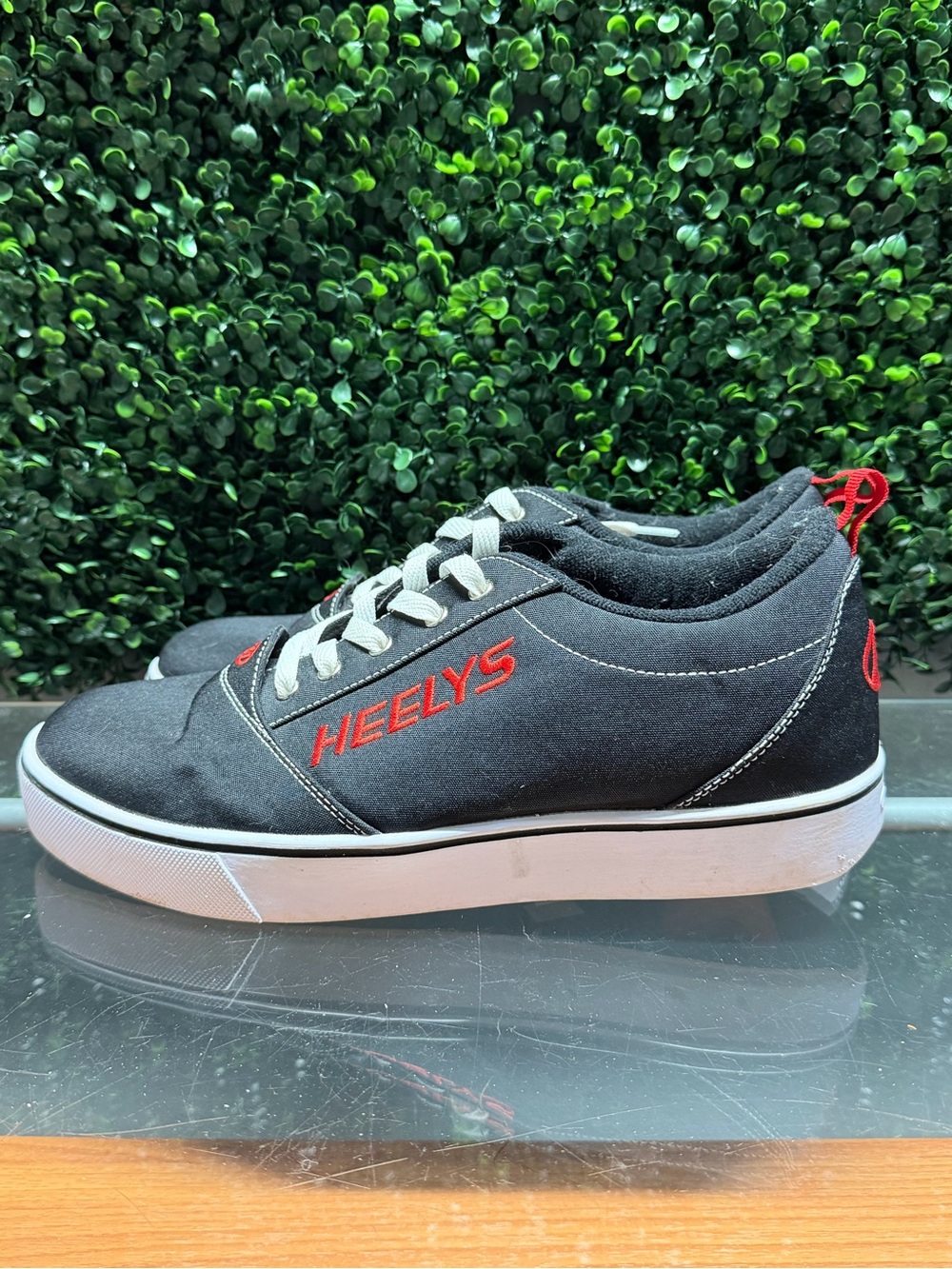 Heelys Men's Black Canvas Sneakers with Red Accents